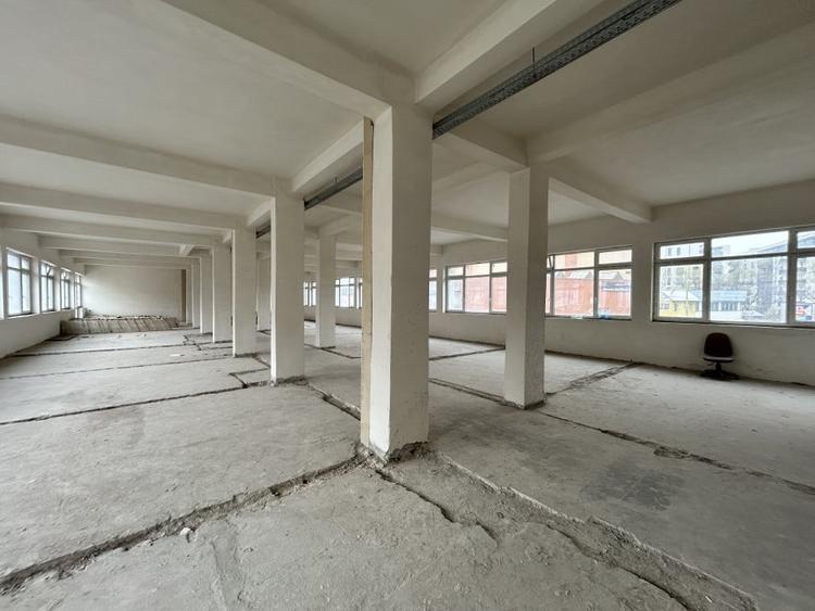 Cladire de vanzare D+P+4 cu 4670mp utili si curte 3650mp la 1280euro/mp - 12