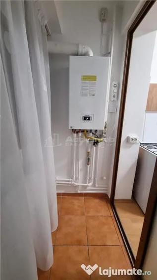 Garsonieră decomandată în Micro 20