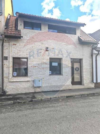 Apartament cu 4 camere de vânzare in zona centrala - 21