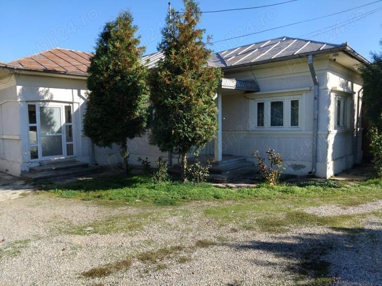 Proprietate cu 3 case locuibile pentru 3 familii ?i teren 4600 m2 de vanzare - 7