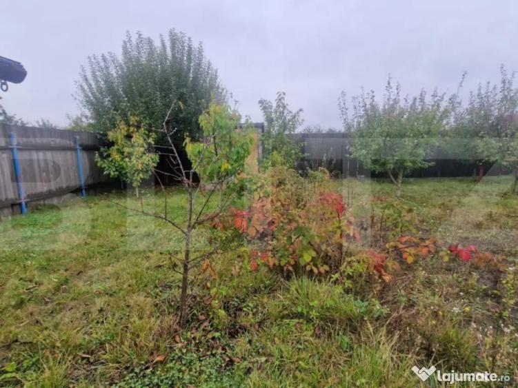 Teren Intravilan Harman cu utilitati , ingradit si casauta d - 4