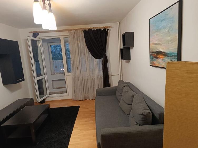 Proprietar apartament Titan,3/10, decomandat - 4