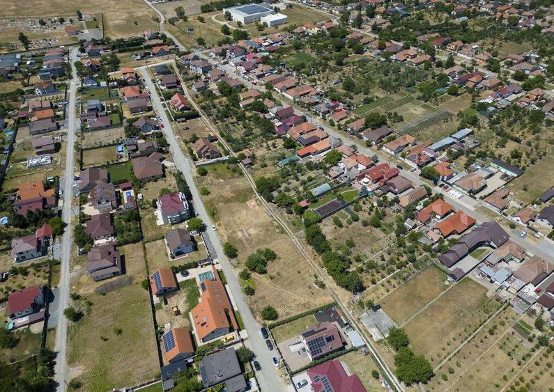 Loc de casa in Sanleani 414 mp - 7