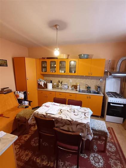 Casa pretabila 2 familii, 6 camere, teren 390 mp, zona Centrala - 15