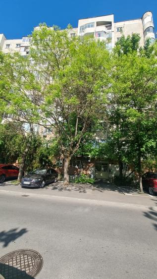 Apartament 4 camere, centrală proprie, parcare, 5 min metrou Apărătorii Patriei - 10