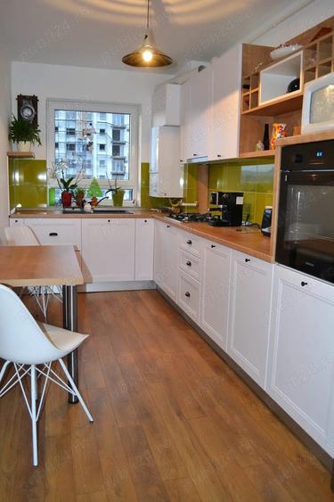 Vand apartament 2 camere decomandat, Avantgarden 3 Brasov - 2