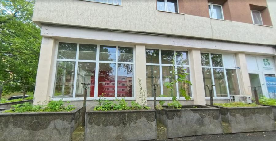 Spațiu Comercial Str. Clăbucet Nr. 5 parter partea din față Preț negociabi - 3