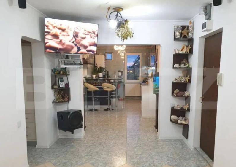 De vanzare apartament 4 camere (cartier Tractorul) - 4