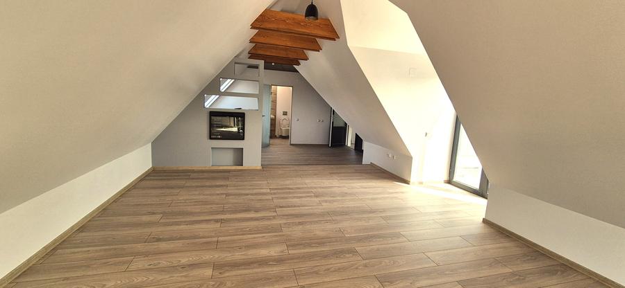 Cristian, proprietate deosebita, prin arhitectura, zona si versatilitate - 8