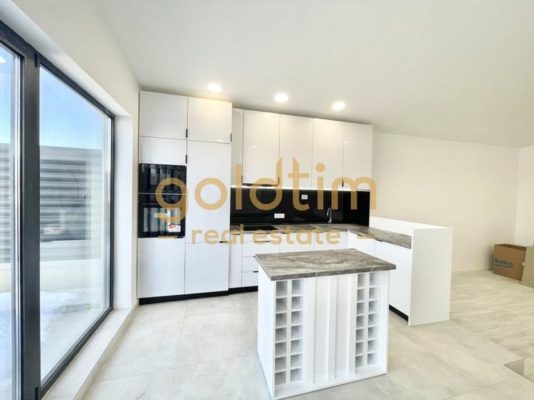 Apartament cu 4 camere decomandat în Herăstrău