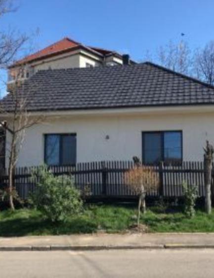 Teren de vânzare cu casă construită  - 2