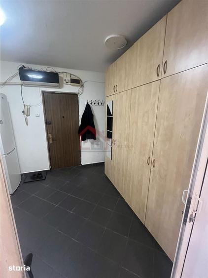 Garsonieră decomandată, mobilată în Tei