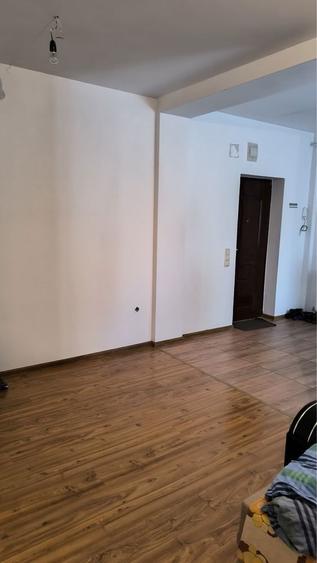 Vand garsoniera Str Calea Cisnadiei la colt cu Str Rahova - 1