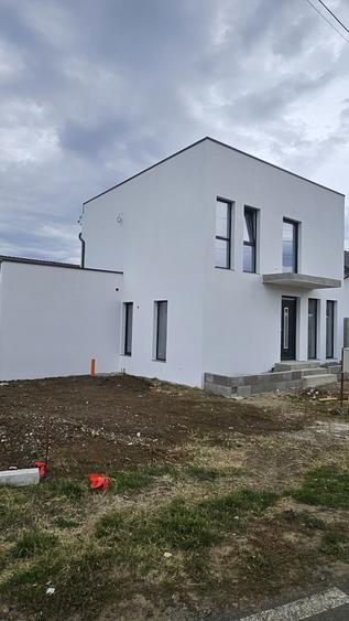 Casa moderna, noua , la cheie, cu piscina Fantanele - 6