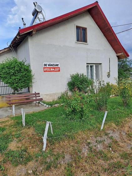 vand casa renovata cu gradina mare in comuna Bethausen - 4