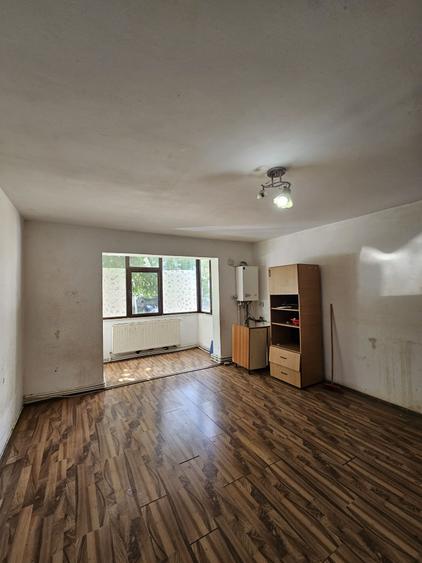 Apartament 2 camere, semidecomandat, micro 3 - 3