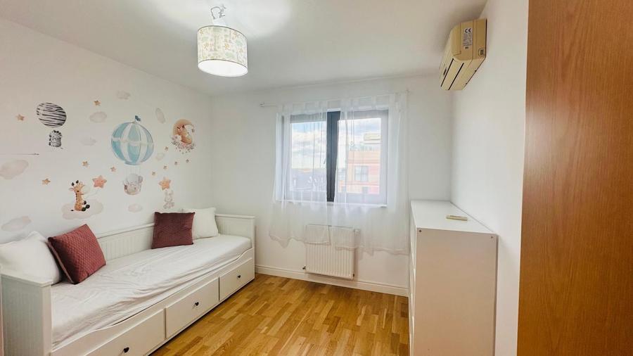 Apartament cu 3 camere semidecomandat, mobilat în Otopeni