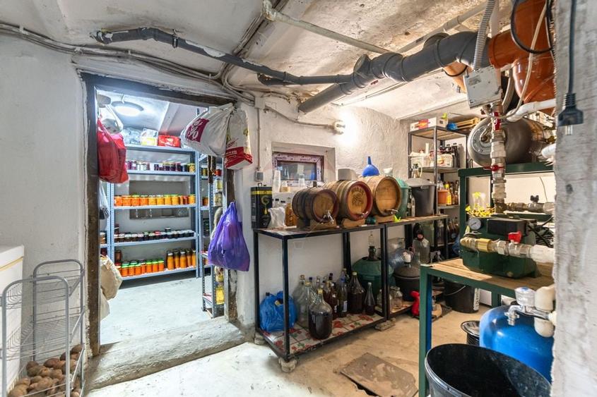 Vila cu 8 camere, 7150 mp teren intravilan I OZUN, COVASNA| COMISION 0 - 50