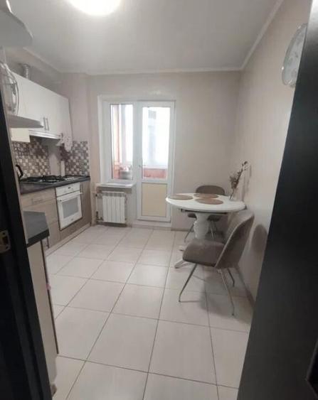 Apartament cu 3 camere de vanzare zona Drumul Sarii - 1