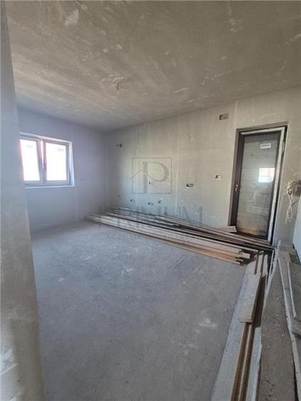 Vila individuala  - suprafata de 180mp utili -  toate utilitatile - se vinde la - 10