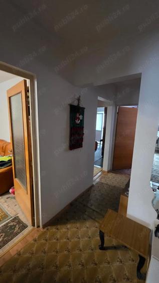 Apartament 3 camere nelocuit de vanzare - Slobozia, IL - 7
