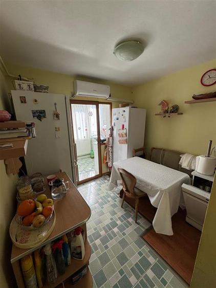 Apartament cu 3 camere - 71 m.p.- Nicolina 2, geam la baie - 5