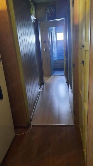 Apartament 3 camere, 2 balcoane decomandat, etajul 1 - 9
