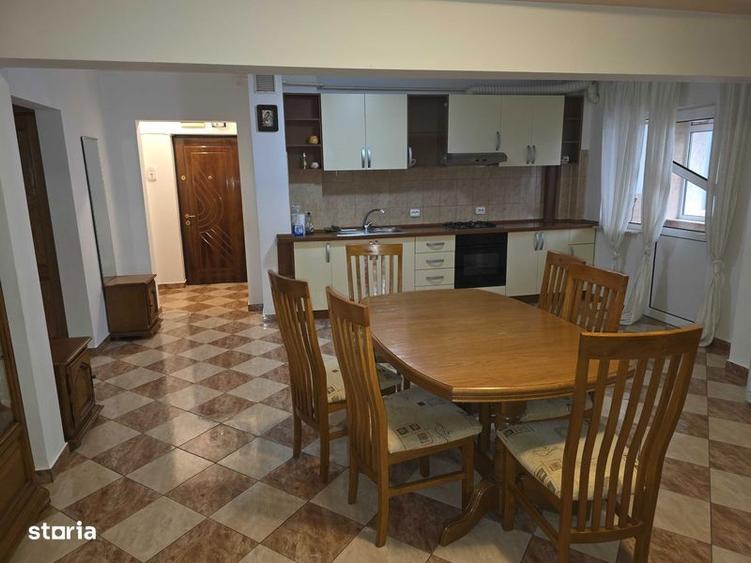 Apartament cu 3 camere modern si spatiis in Gavana / Piata / Stradal - 1