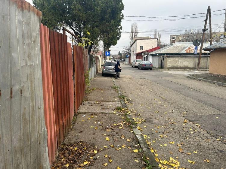 Vand casa la curte 170mp + casa 2 camere din paianta - 1