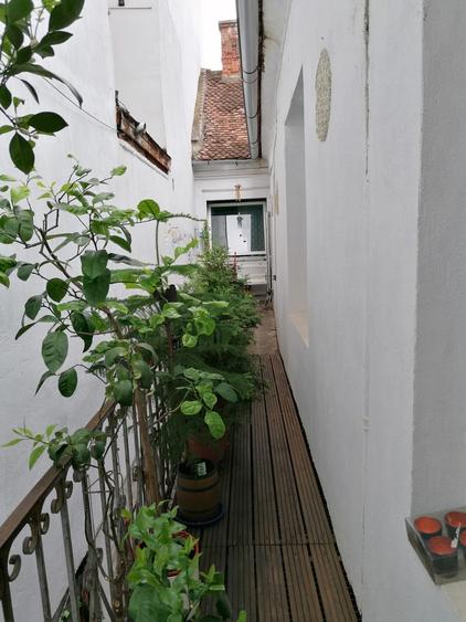 De vanzare, apartament trei camere in casa, pe str Republicii - 3