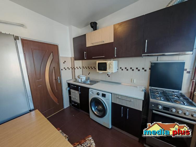 De vanzare apartament cu 3 camere decomandat Mazepa - 1