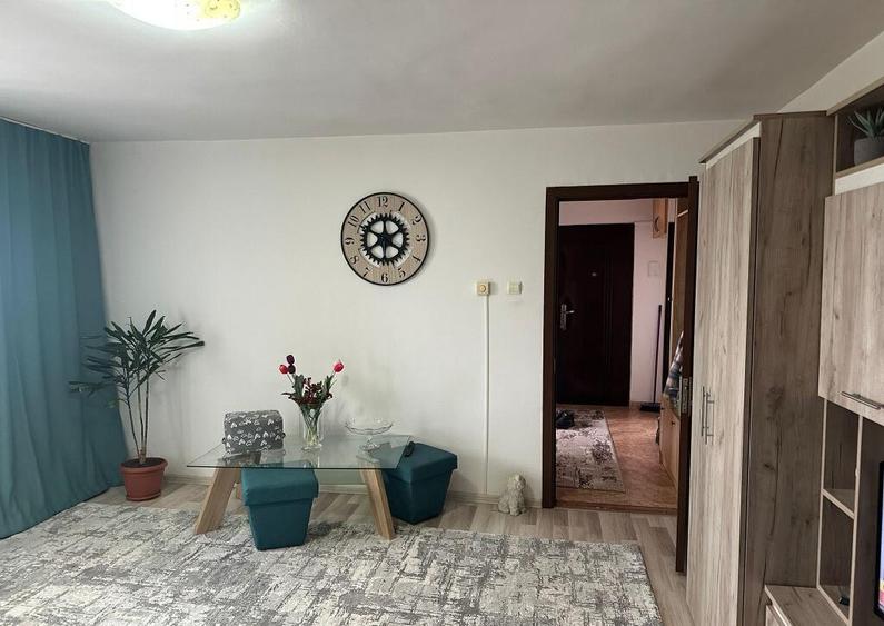 Apartament 2 camere etaj 4 , zona Independentei - 9