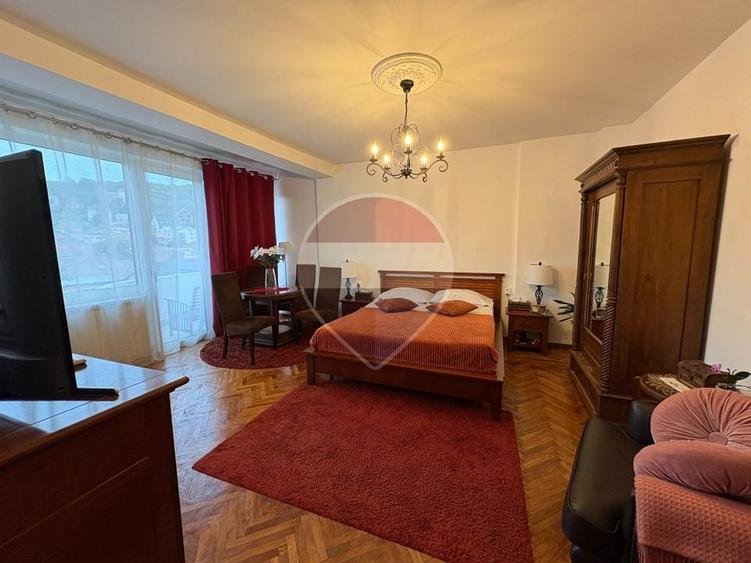 Garsonieră decomandată în Central