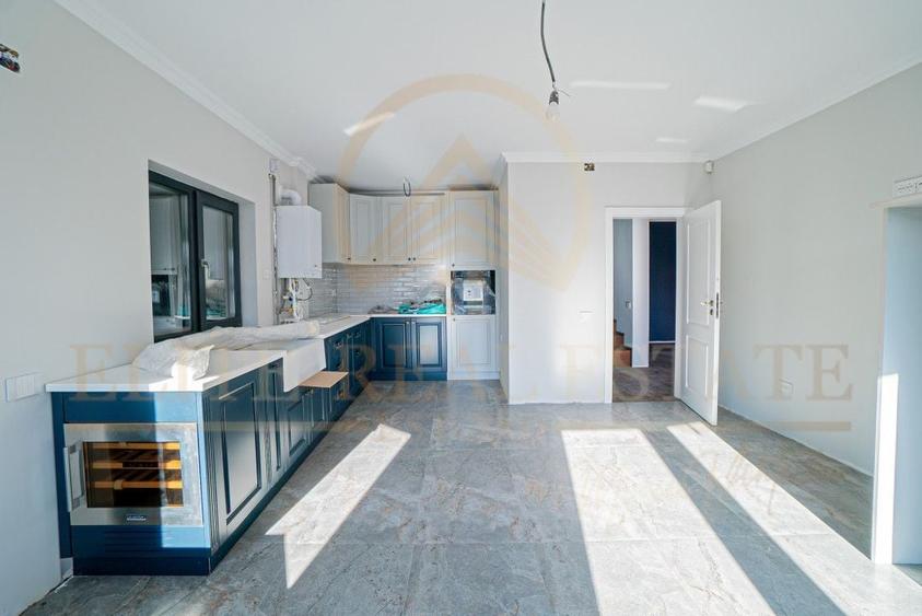 Năvodari - Casă exclusivistă cu ponton privat – Primul rând la lac - 11