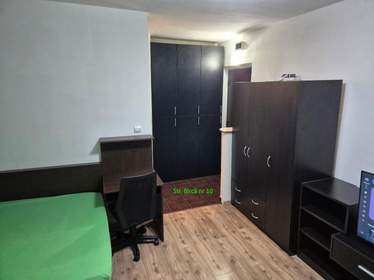 Proprietar - Inchiriez Garsoniera complet mobilata si utilata - Str Bârcă, nr 10 - 2