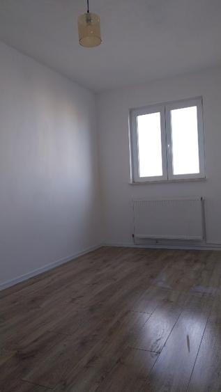 Particular vând apartament cu  două camere - 3