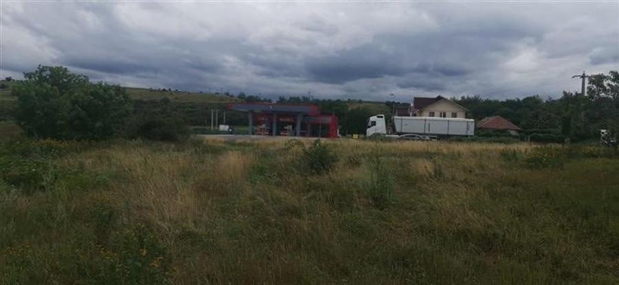 Teren extravilan 10400 mp, cu deschidere de 33 ml, zona Racaciuni - 8