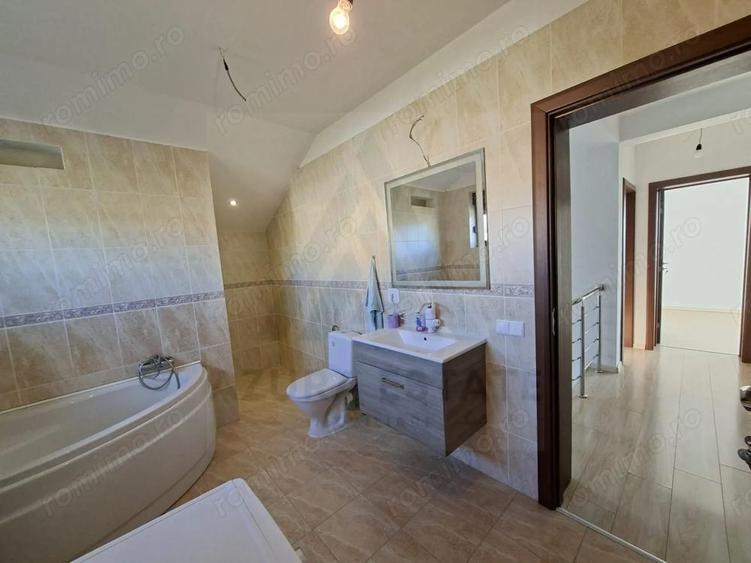 Casa intabulata 5 camere 2 bai si curte generoasa in Bavaria Park - 9