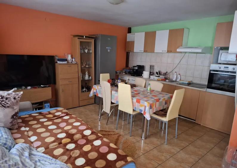 Apartament 4 camere in casa P+1 - zona 1 Oradea - 3
