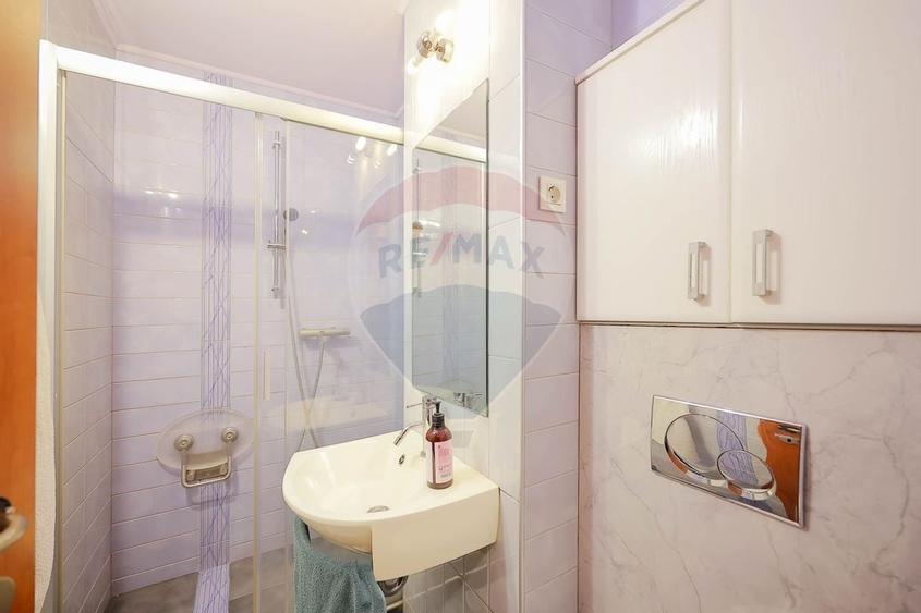 Apartament cu 4 camere de vânzare în zona Rogerius - 9