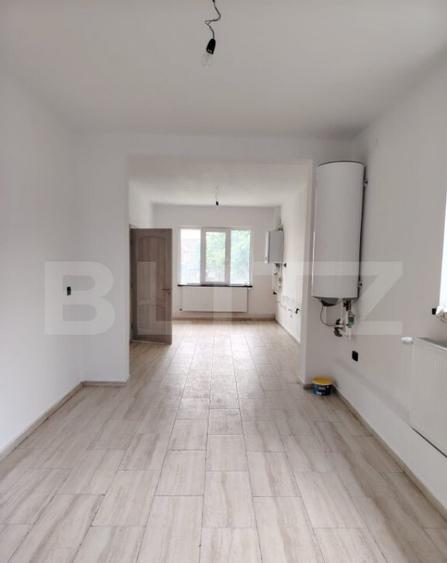 Casa de vanzare, cu 6 camere, 288 mp, zona Voinesti - 17