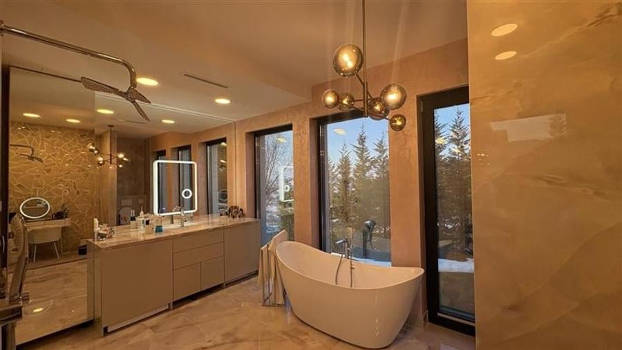 Vanzare casa individuala 5 camere finisaje de LUX in Borhanci - 13