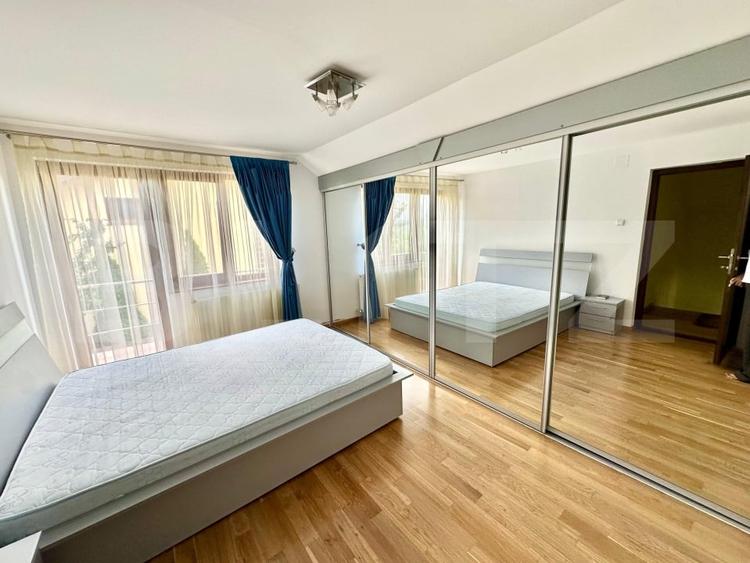 Casa individuala de vanzare - 3 dormitoare, garaj, subsol generos,terasa - 6