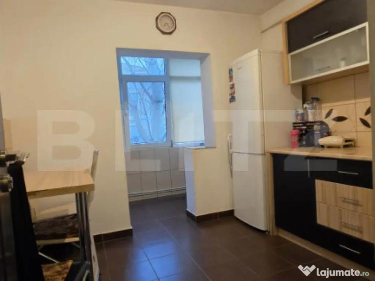 Apartament 3 camere, 65 mp, zona Soarelui - 2