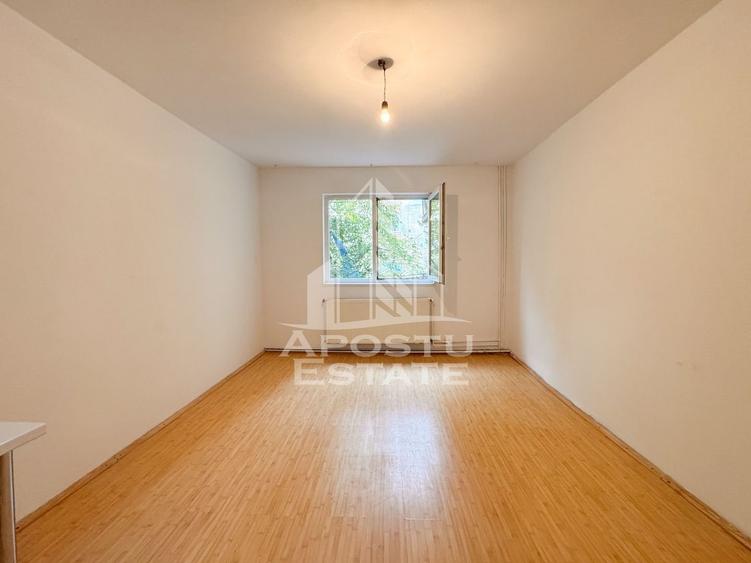 Garsoniera, 22mp, boxa, etajul 1, renovata,  zona Blascovici Timisoara - 1