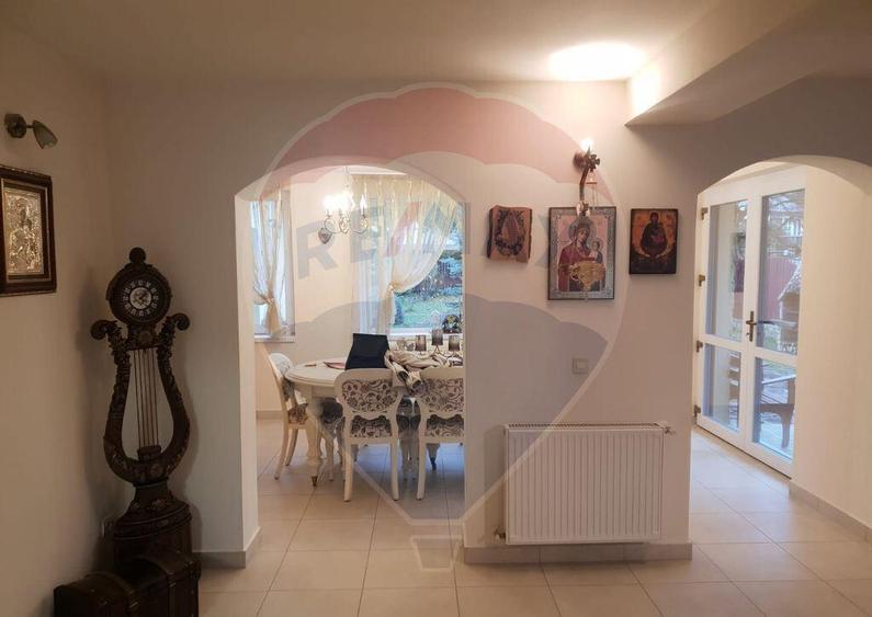 Casa / Vila de lux cu 5 camere de vanzare - 1