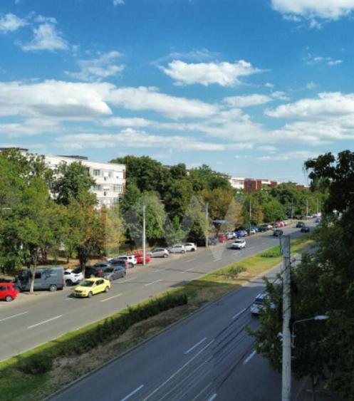 Apartament 4 camere, 1 Mai , Insula, centrala termica, langa - 2