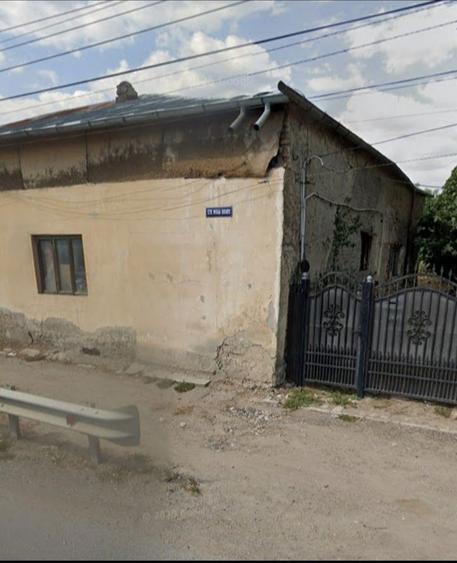 Casa de vanzare in mizil - 1