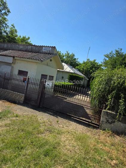 Casa de vanzare ! Casa de vanzare !