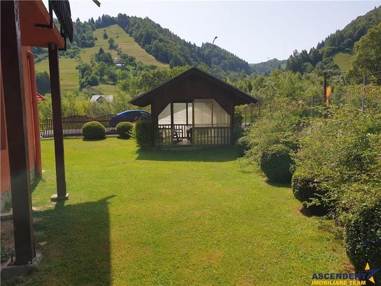 FILM! Pensiune in decor de poveste, loc de istorie si legenda, Moieciu de Jos, B - 6